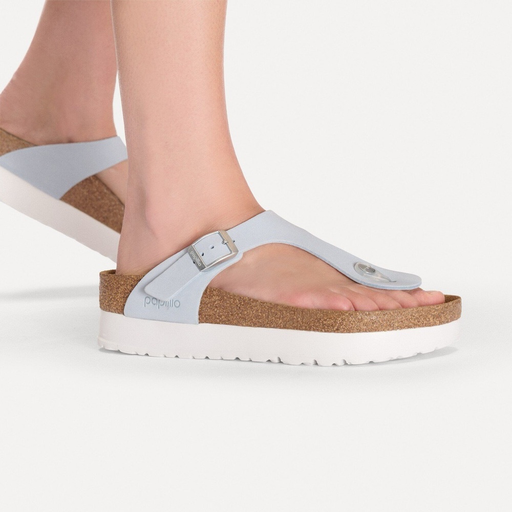 Birkenstock Gizeh Flex Platform in Light Purple Leather